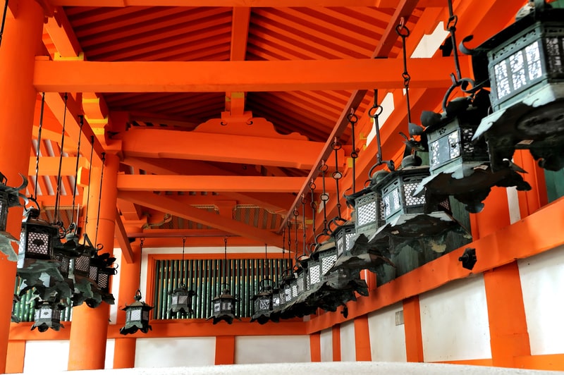 Japan Youth Travel visits Kasuga Taisha Shrine, experiencing the spiritual essence of Nara’s most iconic Shinto site.